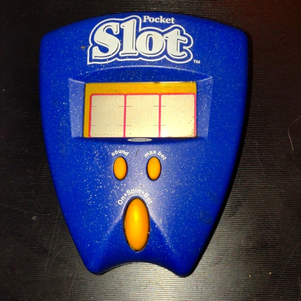 2002 Radica pocket slot handheld electronic game system